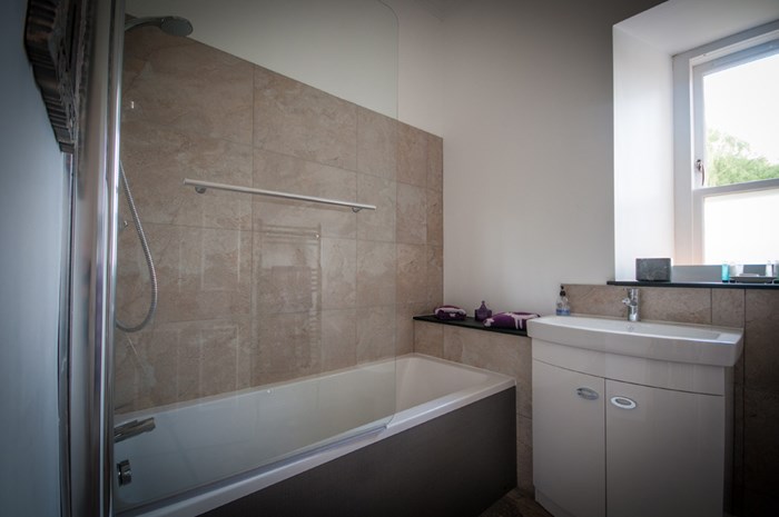 Bathroom in Thistle Room